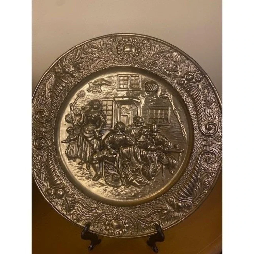 Vintage Peerless England Embossed Brass Wall Hanging Plates Tavern Scenes Set 2